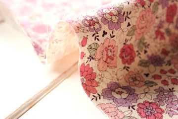 YUWA 綿麻（コットンリネン）フラワーカーペット　ピンク　の商品イメージ画像　の商品イメージ画像