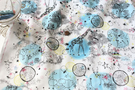 綿（コットン）ダブルガーゼ　バリアスシェイプ　by Kayo Horaguchi　ブルー の商品イメージ画像