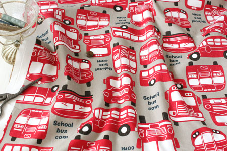 KOKKA　綿（コットン）　オックス　スクールバス　レッド の商品イメージ画像