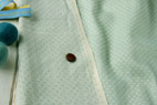 綿（コットン）ダブルガーゼ リバーシブルドット　ミルキーグリーン の商品イメージ画像