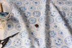 YUWA 綿（コットン）シーチング saucer by Sweets Rondeaux　ブルー　の商品イメージ画像
