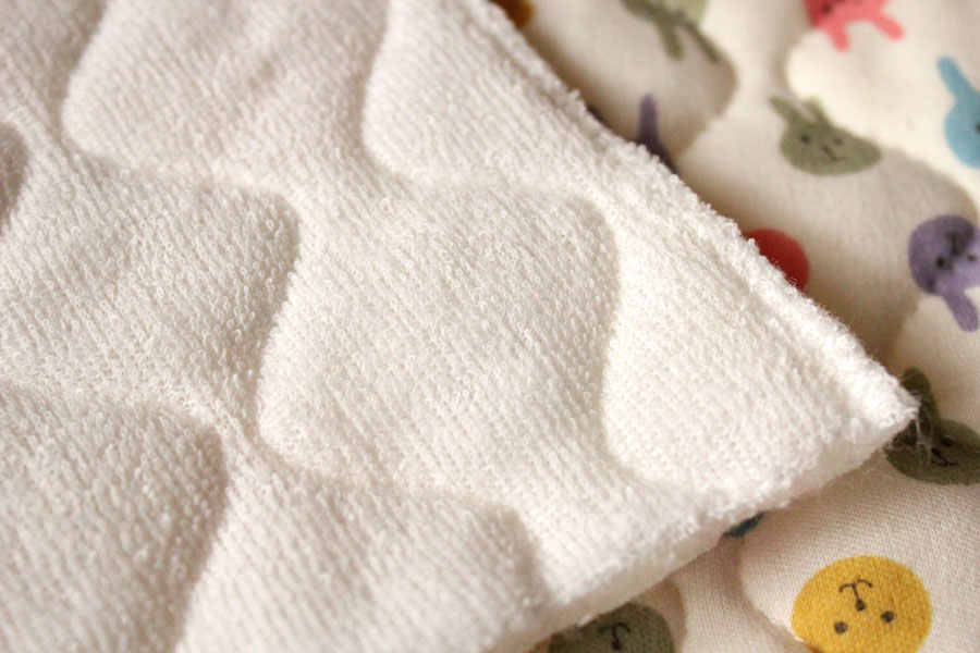 布・生地の販売/通販 takarabako fabrics【綿（コットン）スムースニット 裏パイル キルト うさぎちゃん カラフル】