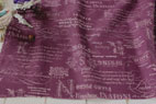 綿麻（コットンリネン）ヴィンテージ風　英字キャンバス パープル の商品イメージ画像