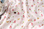 KOKKA　綿（コットン）ダブルガーゼ　赤ずきんちゃん　ホワイト の商品イメージ画像