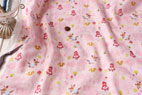KOKKA　綿（コットン）ダブルガーゼ　赤ずきんちゃん　ピンク の商品イメージ画像