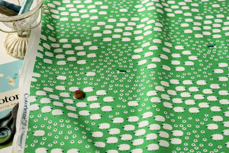 YUWA 綿（コットン）シーチング　SHEEEEEP by Cotorienne（コトリエンヌ） グリーン の商品イメージ画像