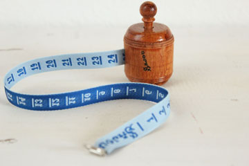 SAJOU サジュー　木製メジャー　ブルー の商品イメージ画像