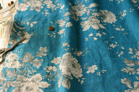 布・生地の販売/通販 takarabako fabrics【YUWA 麻（リネン） ミュルーズ Vosges エアワッシャー ブルードナウ】
