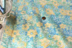 YUWA　綿（コットン）シーチング　レトロポップフラワー　by 松山敦子　ブルー　の商品イメージ画像