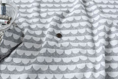 綿（コットン）ジャガードニット　スカラップボーダー　杢グレー の商品イメージ画像