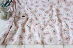 綿麻（コットンリネン）リボン＆スタンプアニマル 小幅接結ニット シェルピンク の商品イメージ画像